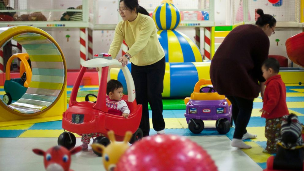 Trung Quốc nới lỏng chính sách một con để tránh 'chưa giàu đã già' ảnh 3